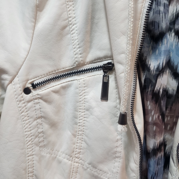 White cream Vanity Size Large jacket - Picture 9 of 12